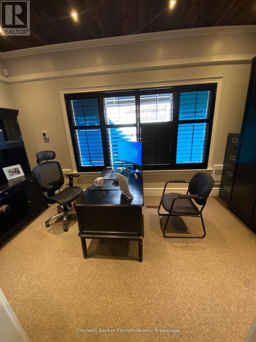 115 Main Street S, Halton Hills (Georgetown), Ontario  L7G 3H5 - Photo 13 - W12404976