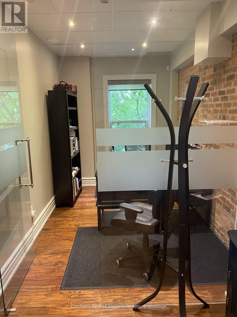 115 Main Street S, Halton Hills (Georgetown), Ontario  L7G 3H5 - Photo 20 - W12404976
