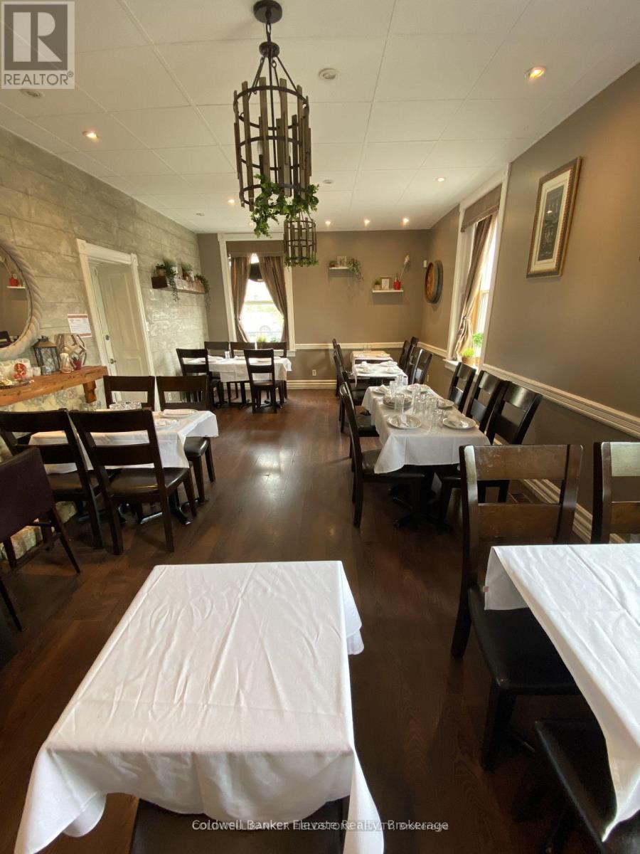 115 Main Street S, Halton Hills (Georgetown), Ontario  L7G 3H5 - Photo 5 - W12404976