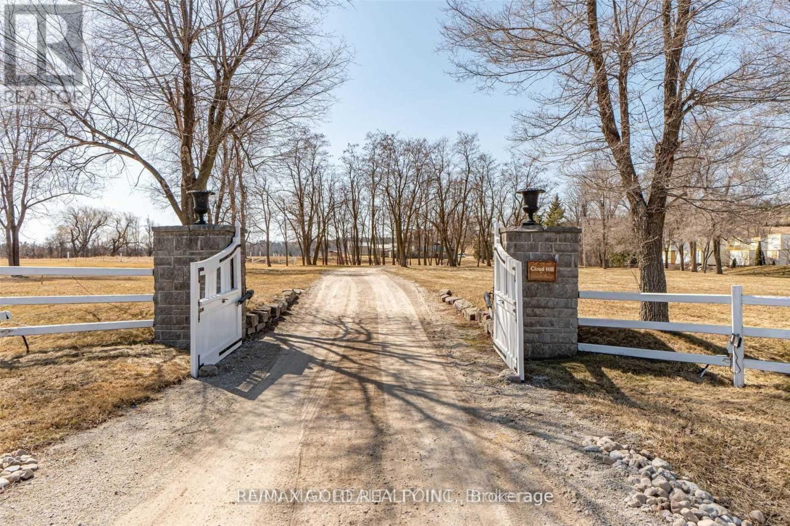 13422 Hwy 7 Highway, Halton Hills (Rural Halton Hills), Ontario  L7G 4S4 - Photo 2 - W12407444