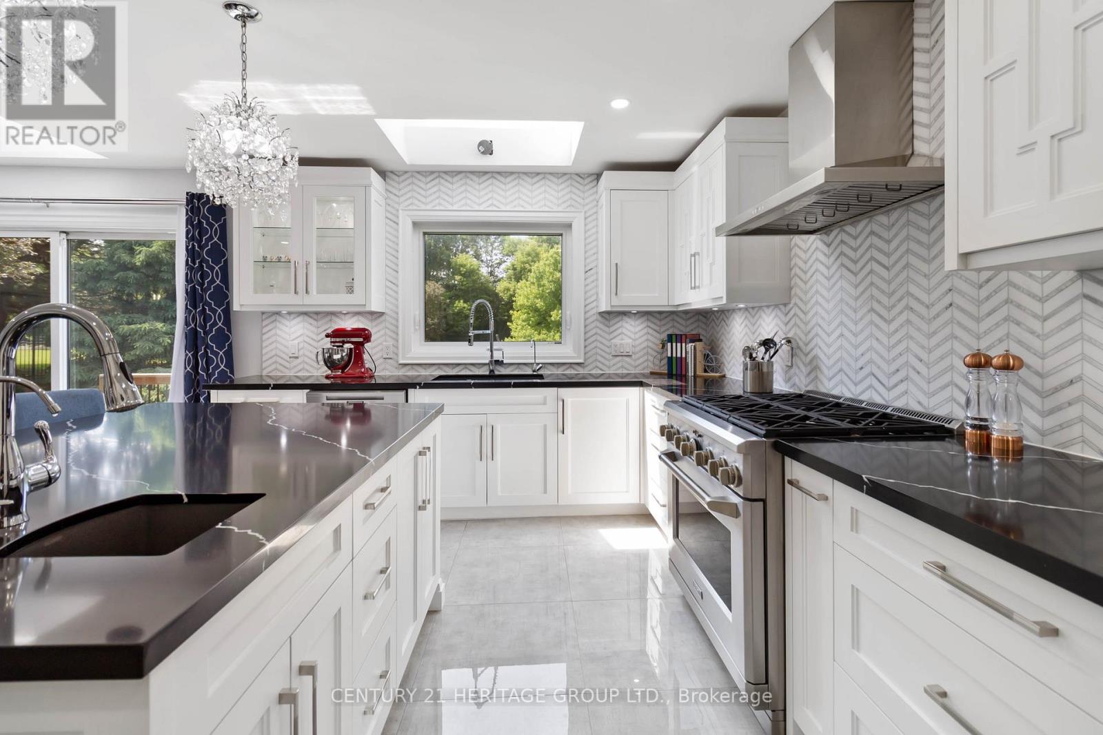 151 Wheelihan Way, Milton (Campbellville), Ontario  L0P 0A1 - Photo 11 - W12408533