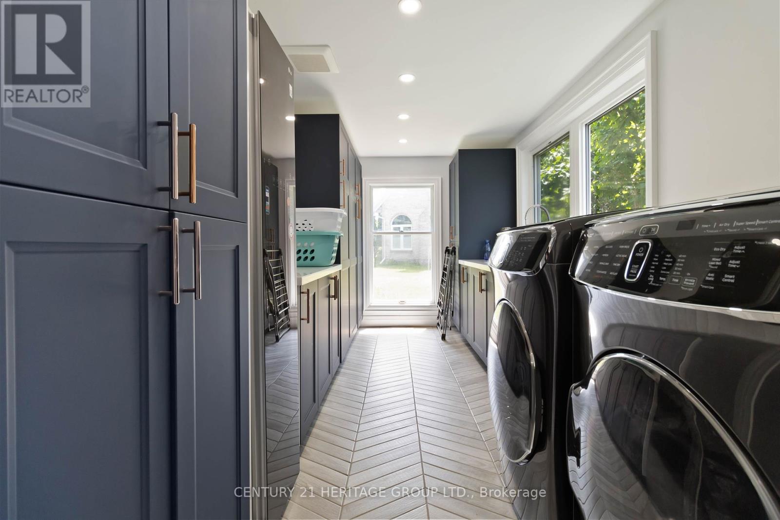 151 Wheelihan Way, Milton (Campbellville), Ontario  L0P 0A1 - Photo 16 - W12408533