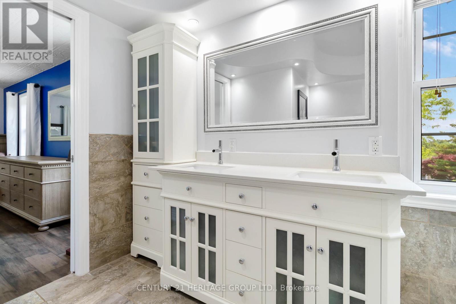 151 Wheelihan Way, Milton (Campbellville), Ontario  L0P 0A1 - Photo 27 - W12408533