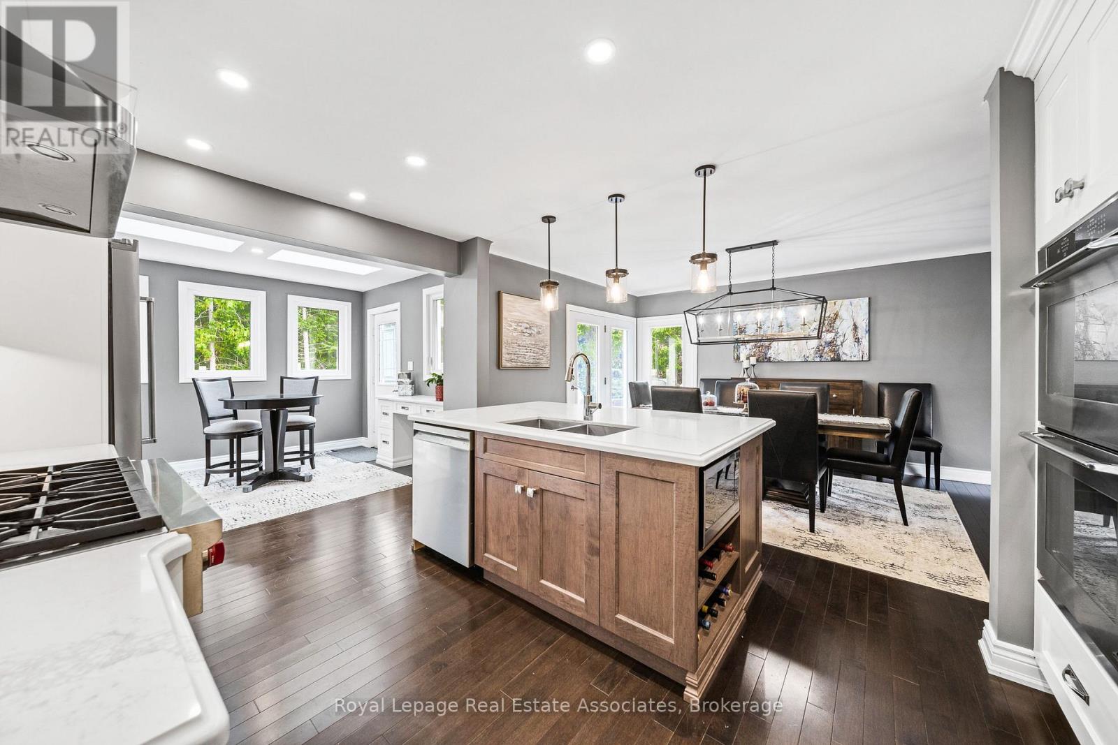 96 Delrex Boulevard, Halton Hills (Georgetown), Ontario  L7G 3X9 - Photo 10 - W12412372