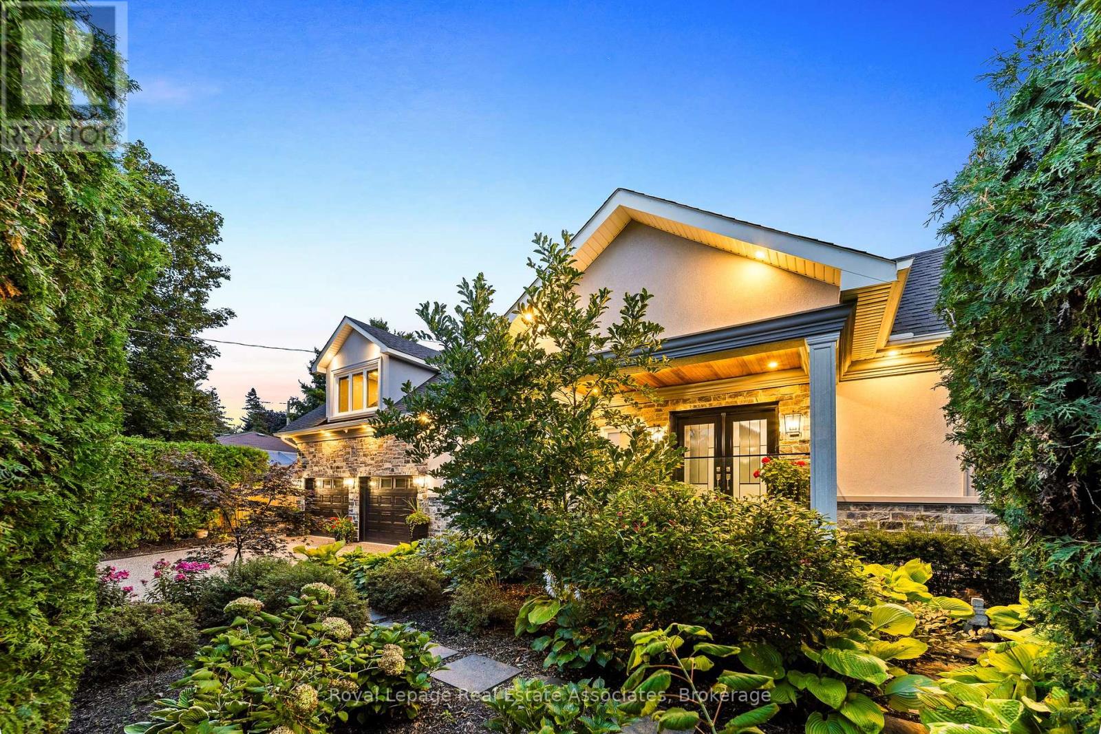 96 Delrex Boulevard, Halton Hills (Georgetown), Ontario  L7G 3X9 - Photo 2 - W12412372