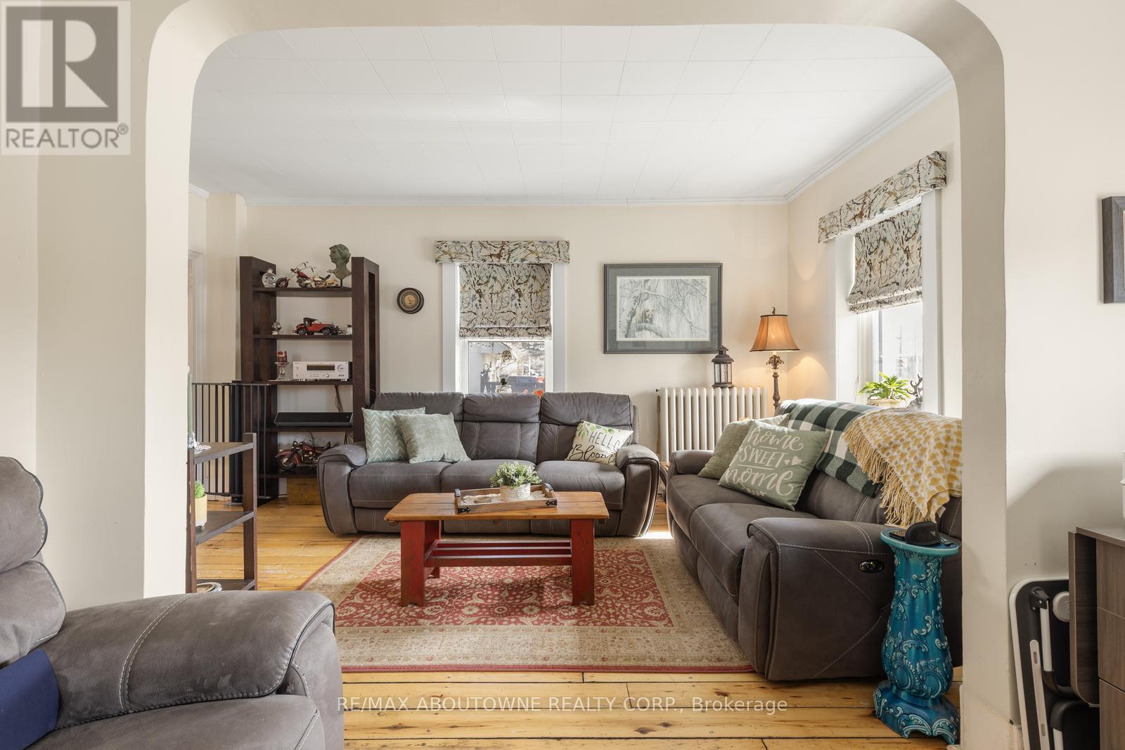 11011 Guelph Line, Milton (Brookville/haltonville), Ontario  L0P 1B0 - Photo 10 - W12419781