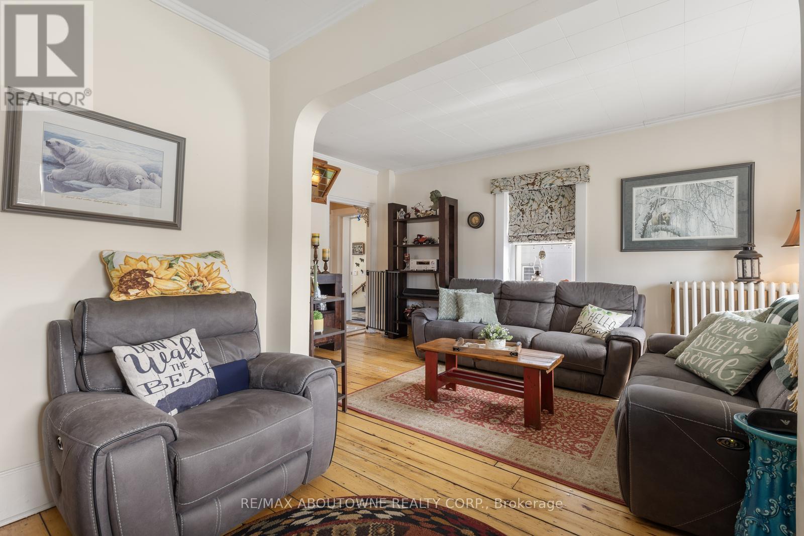 11011 Guelph Line, Milton (Brookville/haltonville), Ontario  L0P 1B0 - Photo 11 - W12419781