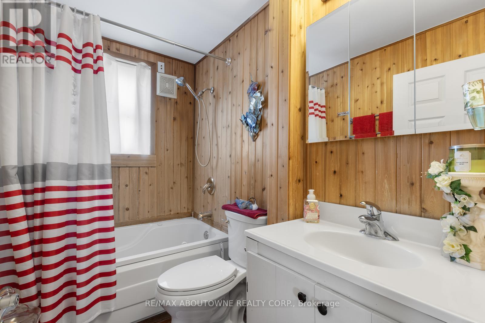 11011 Guelph Line, Milton (Brookville/haltonville), Ontario  L0P 1B0 - Photo 12 - W12419781