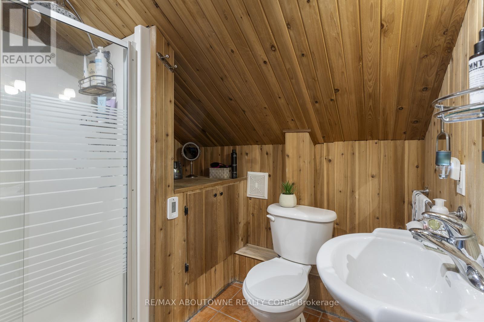 11011 Guelph Line, Milton (Brookville/haltonville), Ontario  L0P 1B0 - Photo 17 - W12419781