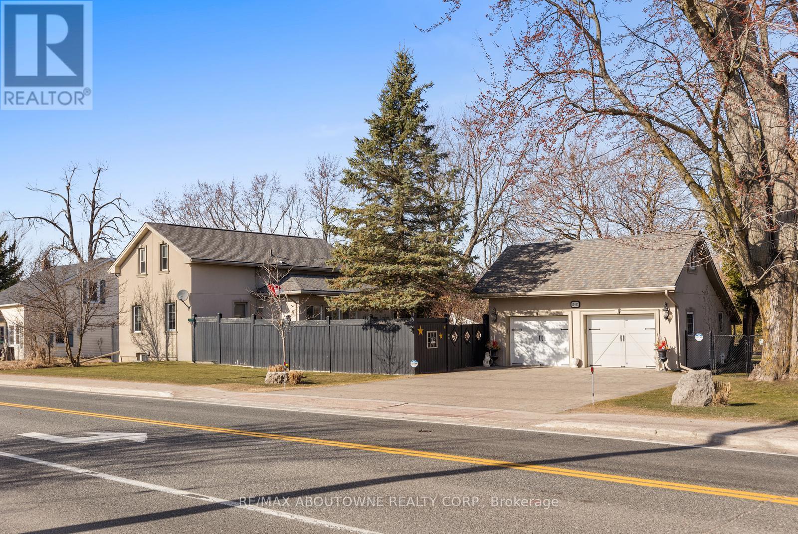 11011 Guelph Line, Milton (Brookville/haltonville), Ontario  L0P 1B0 - Photo 2 - W12419781