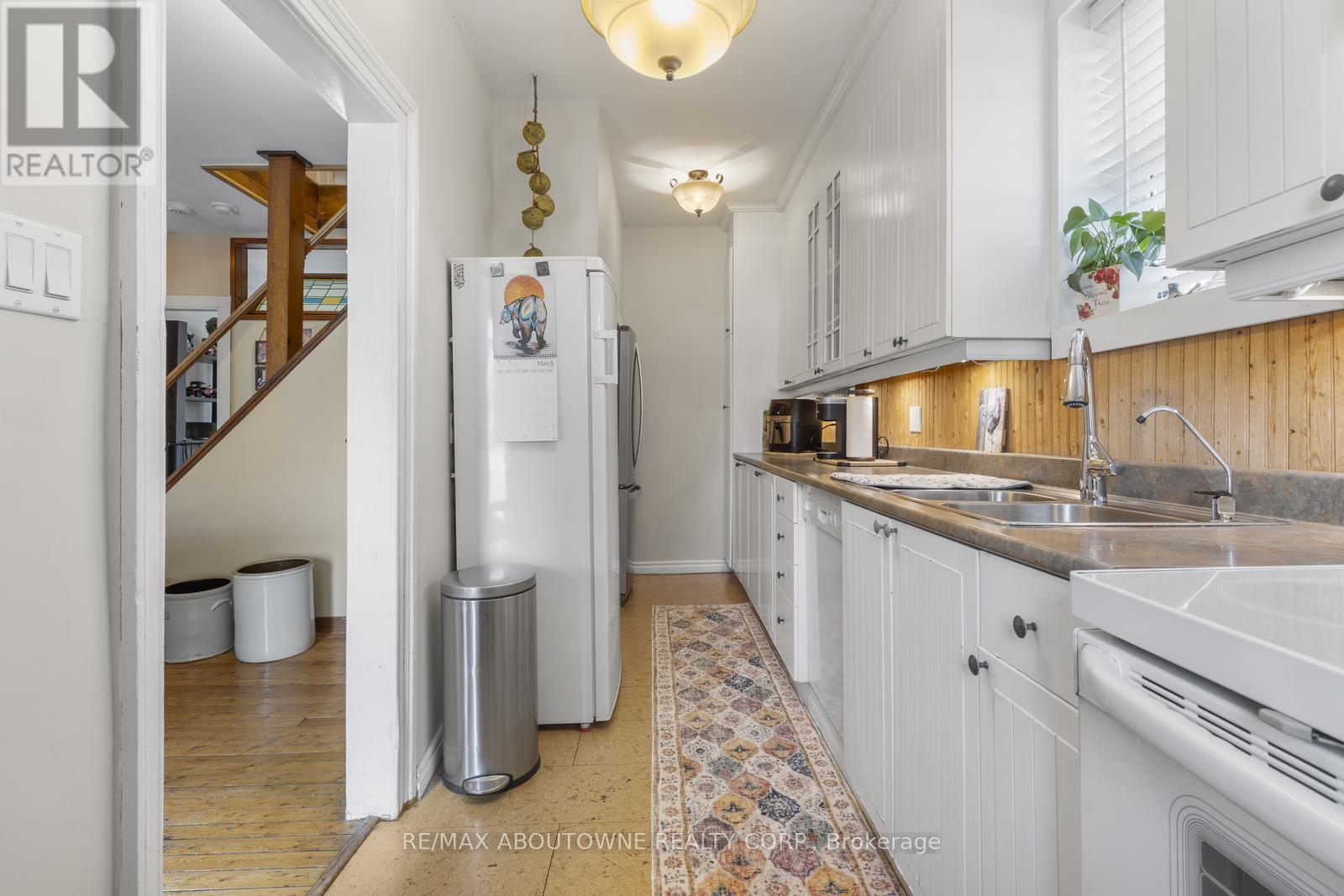 11011 Guelph Line, Milton (Brookville/haltonville), Ontario  L0P 1B0 - Photo 5 - W12419781