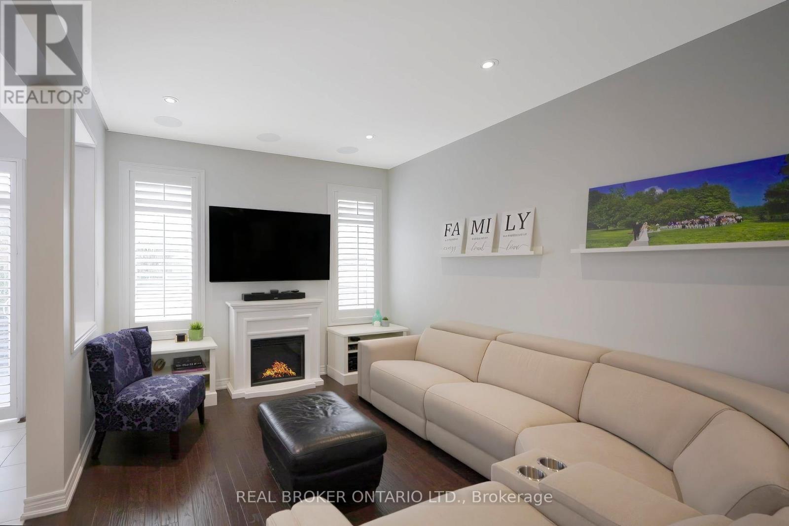 41 Diamond Leaf Lane, Halton Hills (Georgetown), Ontario  L7G 0G7 - Photo 13 - W12421557