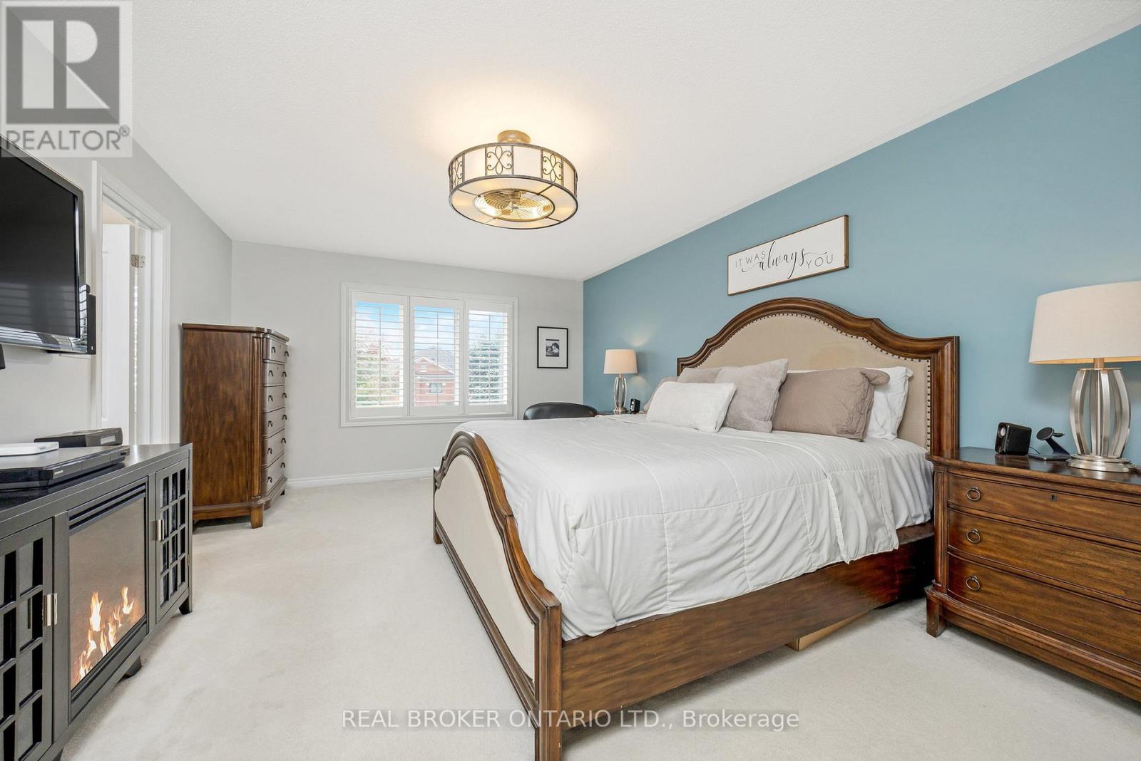 41 Diamond Leaf Lane, Halton Hills (Georgetown), Ontario  L7G 0G7 - Photo 18 - W12421557