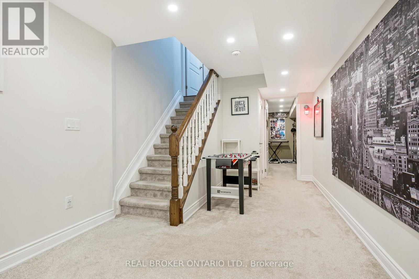 41 Diamond Leaf Lane, Halton Hills (Georgetown), Ontario  L7G 0G7 - Photo 28 - W12421557