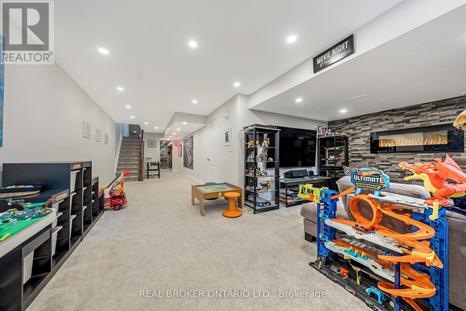 41 Diamond Leaf Lane, Halton Hills (Georgetown), Ontario  L7G 0G7 - Photo 31 - W12421557