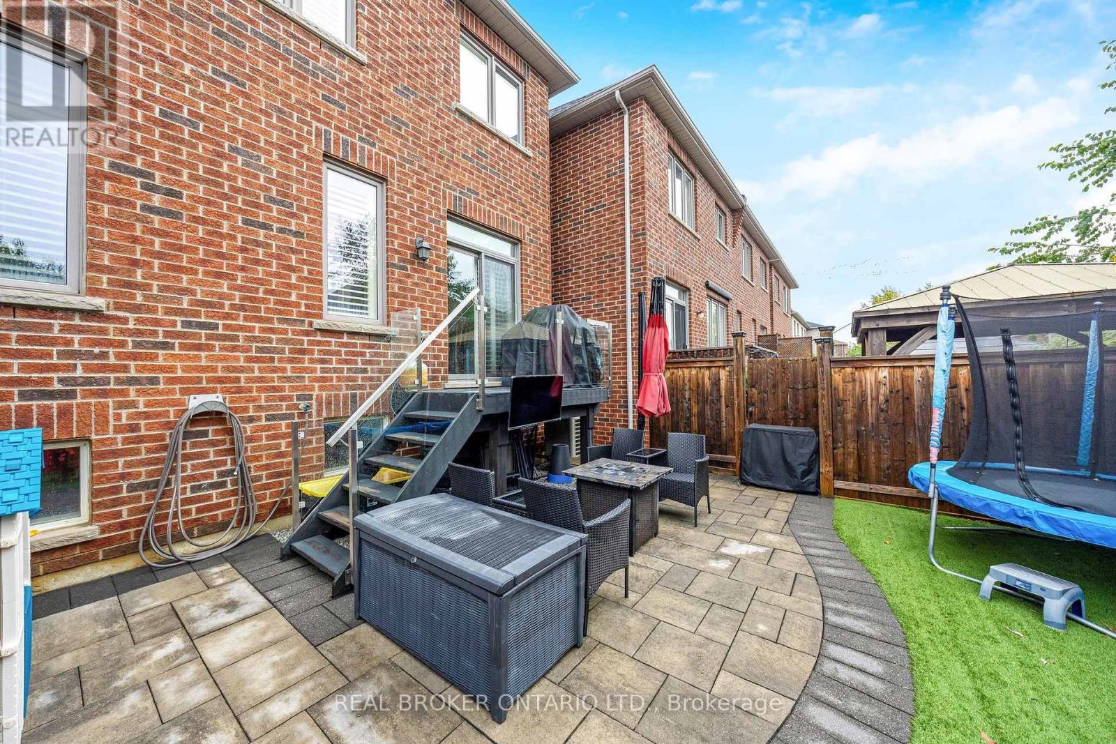 41 Diamond Leaf Lane, Halton Hills (Georgetown), Ontario  L7G 0G7 - Photo 39 - W12421557