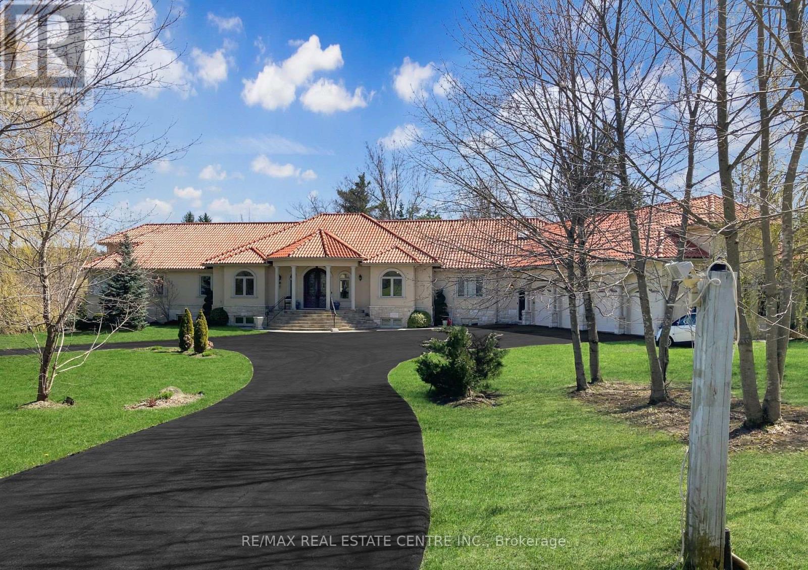 16282 27 Side Road, Halton Hills (Rural Halton Hills), Ontario  L0P 1N0 - Photo 3 - W12424452