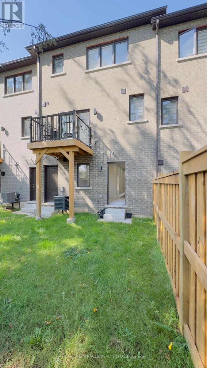 9 Briar Court, Halton Hills (Georgetown), Ontario  L7G 0P5 - Photo 28 - W12425734