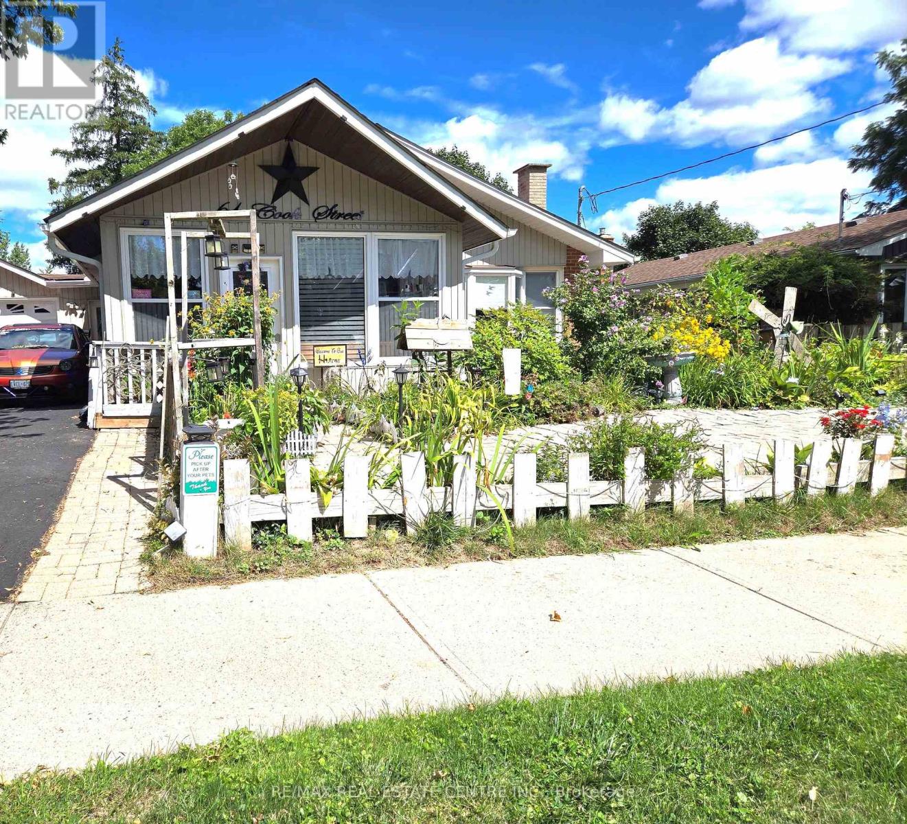 61 Cook Street, Halton Hills (Ac Acton), Ontario  L7J 1Z5 - Photo 1 - W12426706