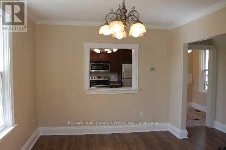 33 King Street, Halton Hills (Georgetown), Ontario  L7G 2G9 - Photo 5 - W12428082