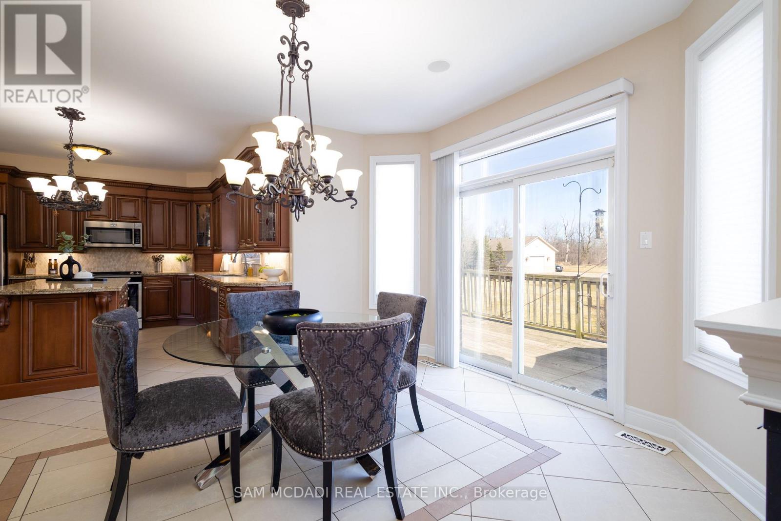 11170 Menzies Court, Milton (Brookville/haltonville), Ontario  L0P 1B0 - Photo 14 - W12429274