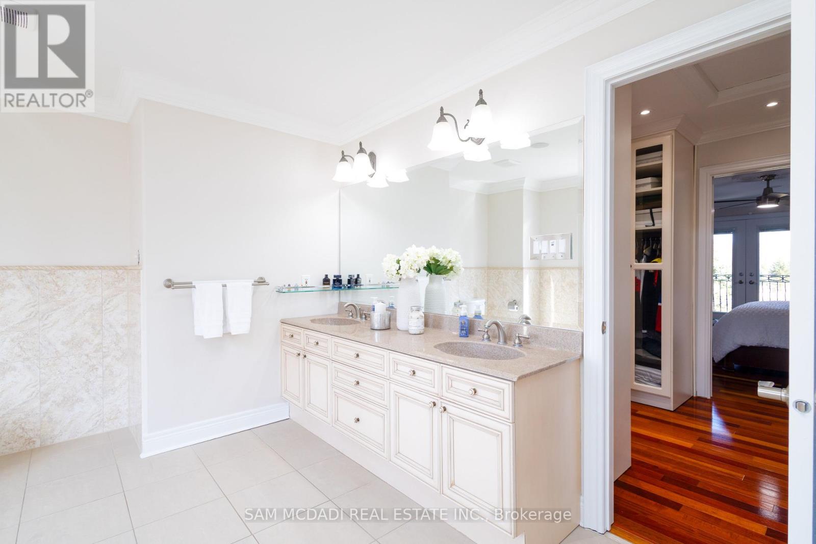 11170 Menzies Court, Milton (Brookville/haltonville), Ontario  L0P 1B0 - Photo 21 - W12429274