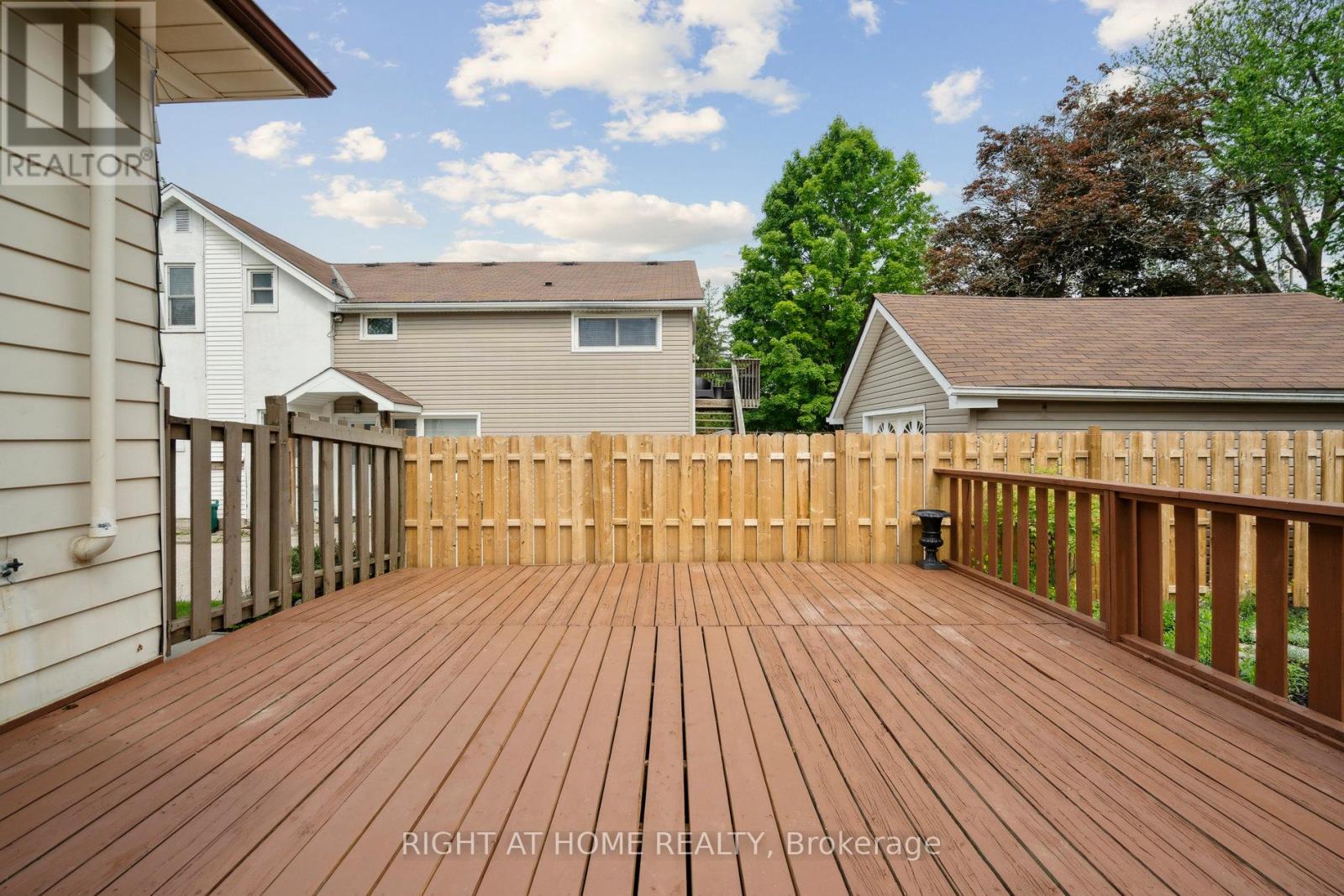 51 Frederick Street S, Halton Hills (Ac Acton), Ontario  L7J 2B9 - Photo 10 - W12430463