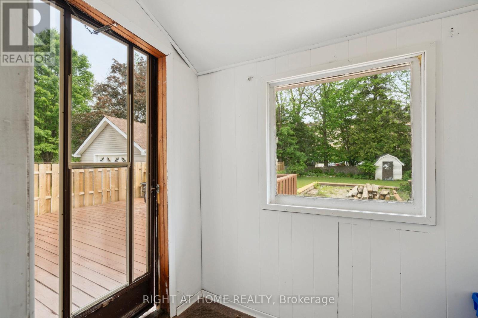 51 Frederick Street S, Halton Hills (Ac Acton), Ontario  L7J 2B9 - Photo 11 - W12430463