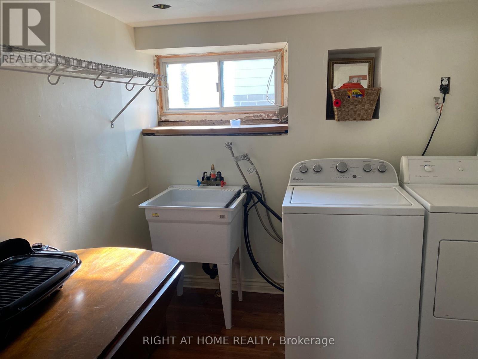 51 Frederick Street S, Halton Hills (Ac Acton), Ontario  L7J 2B9 - Photo 12 - W12430463