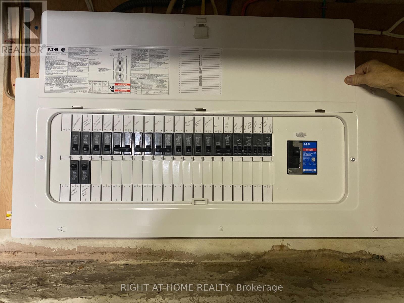 51 Frederick Street S, Halton Hills (Ac Acton), Ontario  L7J 2B9 - Photo 16 - W12430463