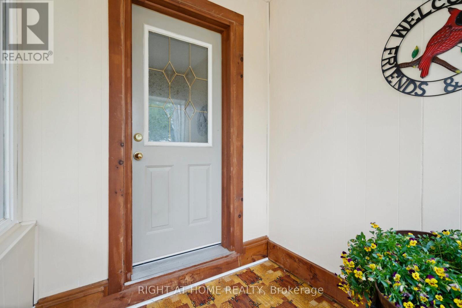 51 Frederick Street S, Halton Hills (Ac Acton), Ontario  L7J 2B9 - Photo 3 - W12430463