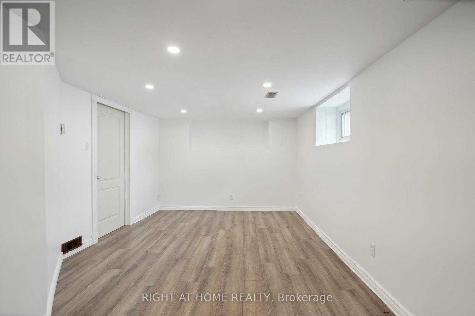 51 Frederick Street S, Halton Hills (Ac Acton), Ontario  L7J 2B9 - Photo 6 - W12430463