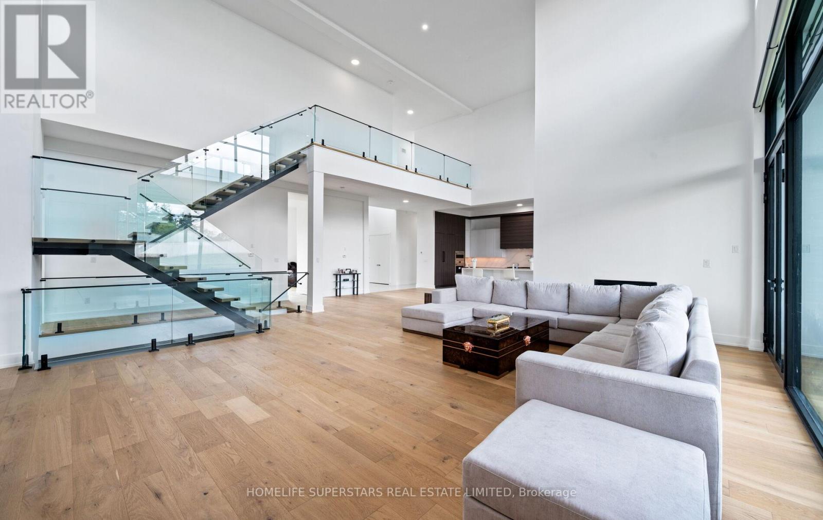 32 Sugarbush Court, Halton Hills (Rural Halton Hills), Ontario  L7G 4S7 - Photo 11 - W12433646