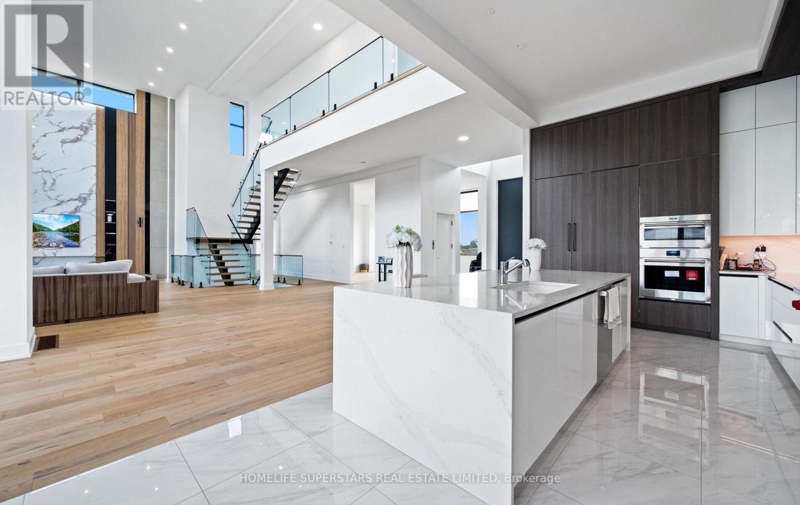 32 Sugarbush Court, Halton Hills (Rural Halton Hills), Ontario  L7G 4S7 - Photo 15 - W12433646