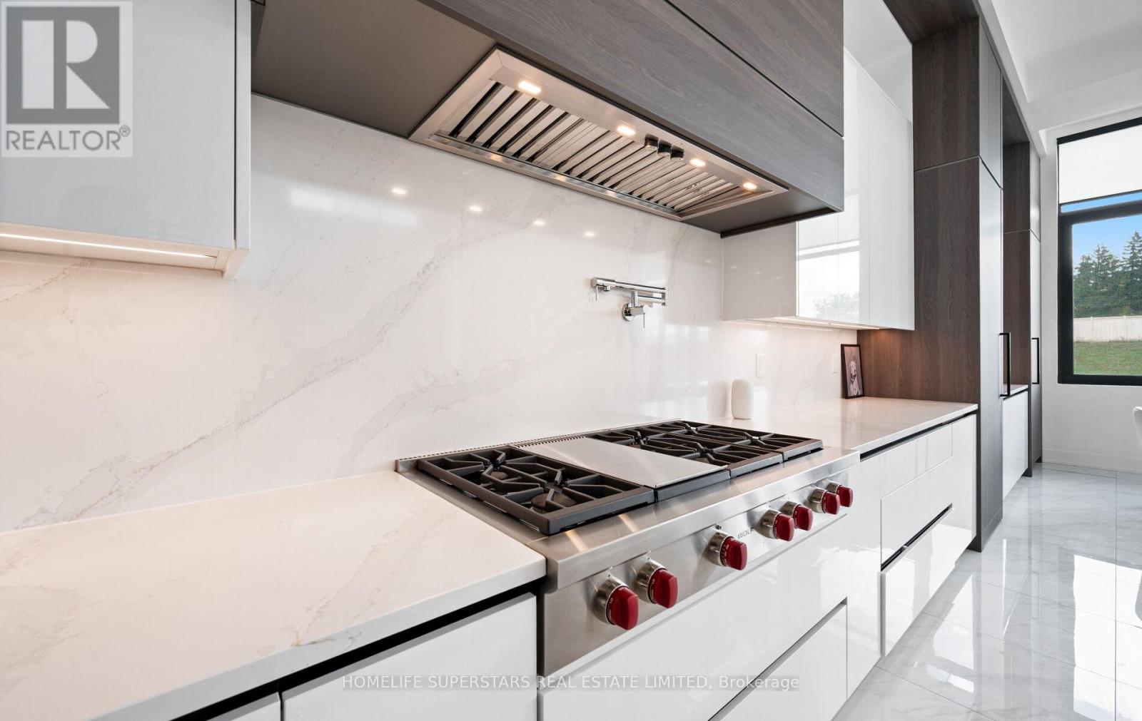 32 Sugarbush Court, Halton Hills (Rural Halton Hills), Ontario  L7G 4S7 - Photo 18 - W12433646