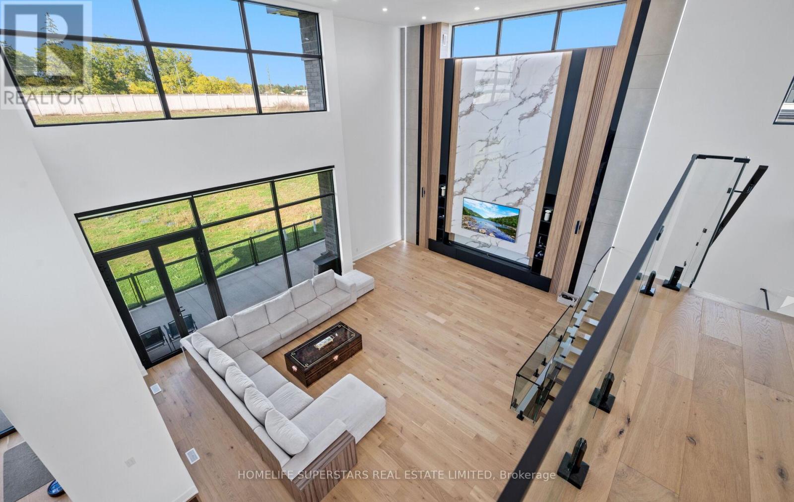 32 Sugarbush Court, Halton Hills (Rural Halton Hills), Ontario  L7G 4S7 - Photo 30 - W12433646