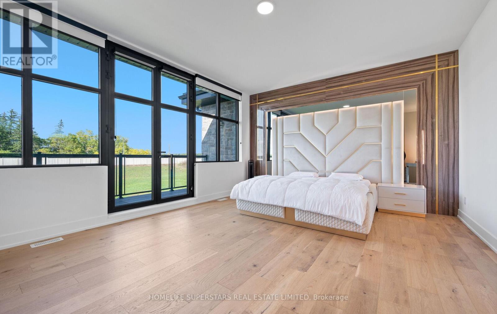 32 Sugarbush Court, Halton Hills (Rural Halton Hills), Ontario  L7G 4S7 - Photo 32 - W12433646