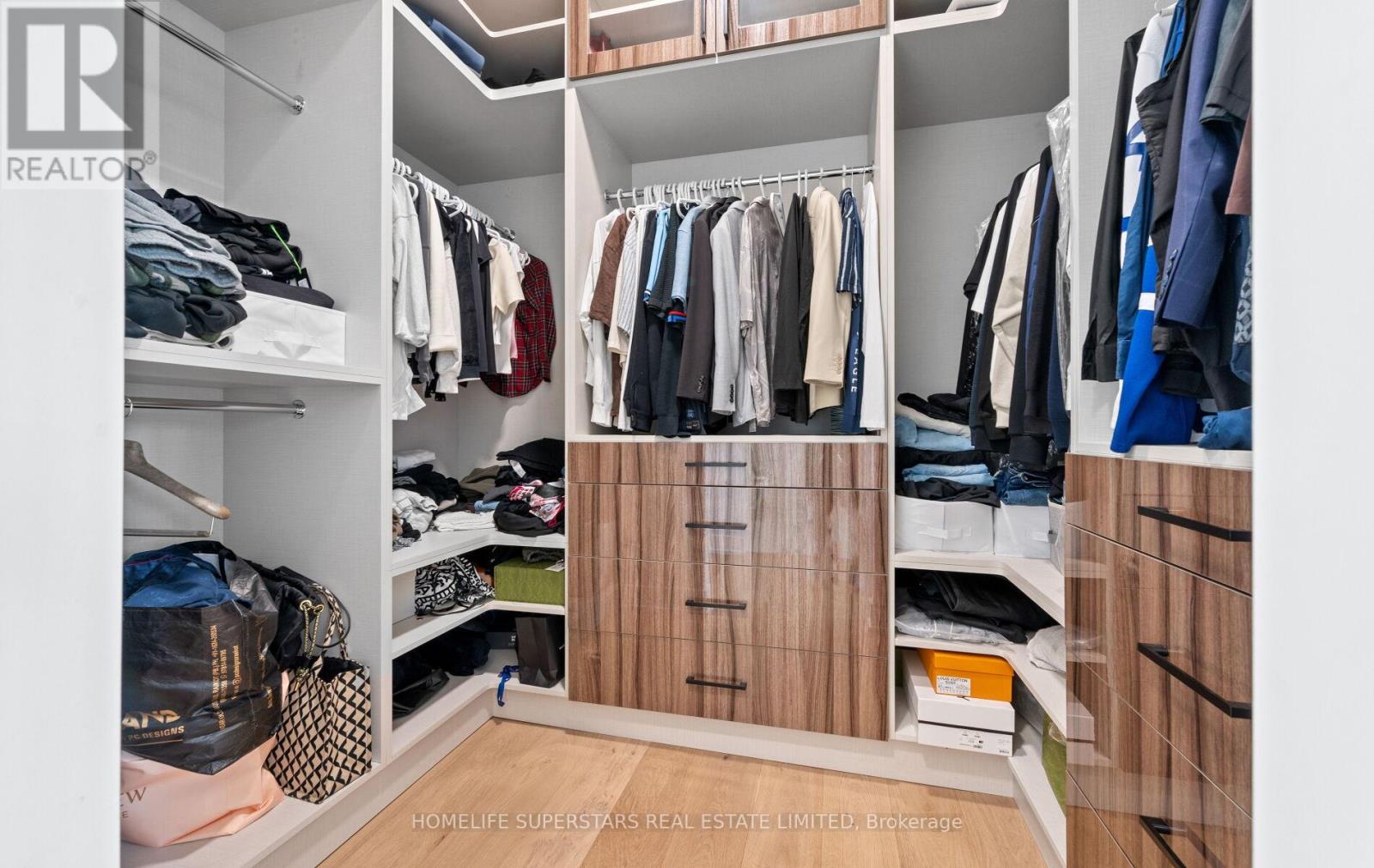 32 Sugarbush Court, Halton Hills (Rural Halton Hills), Ontario  L7G 4S7 - Photo 35 - W12433646