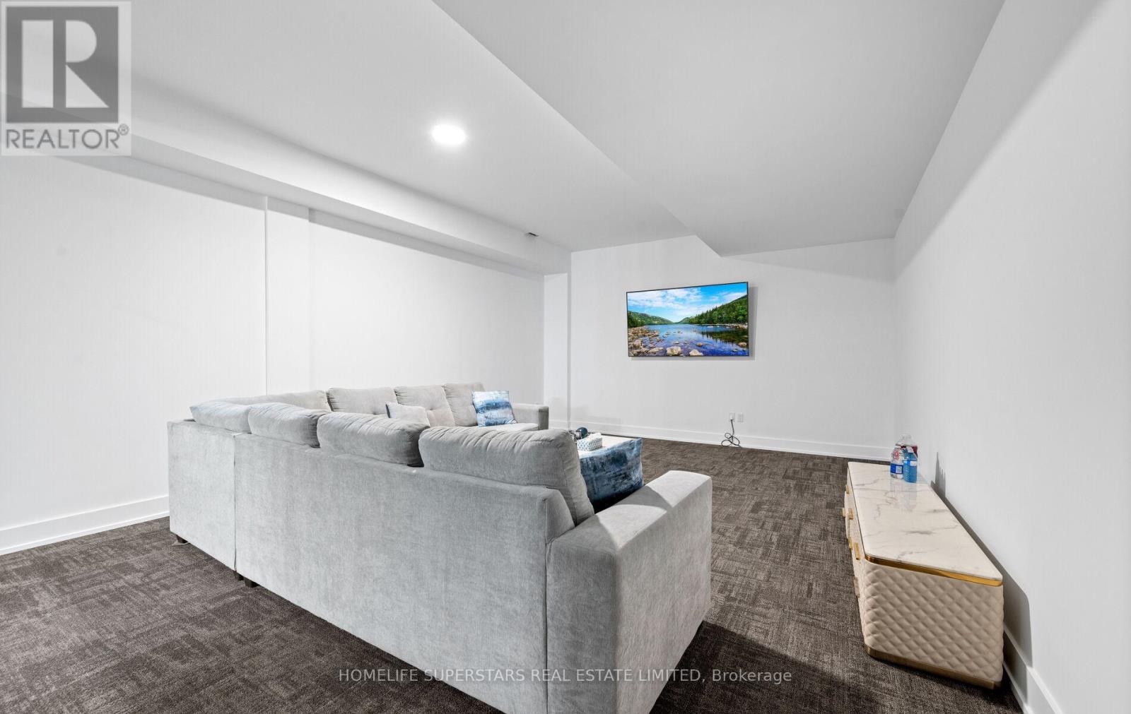 32 Sugarbush Court, Halton Hills (Rural Halton Hills), Ontario  L7G 4S7 - Photo 48 - W12433646