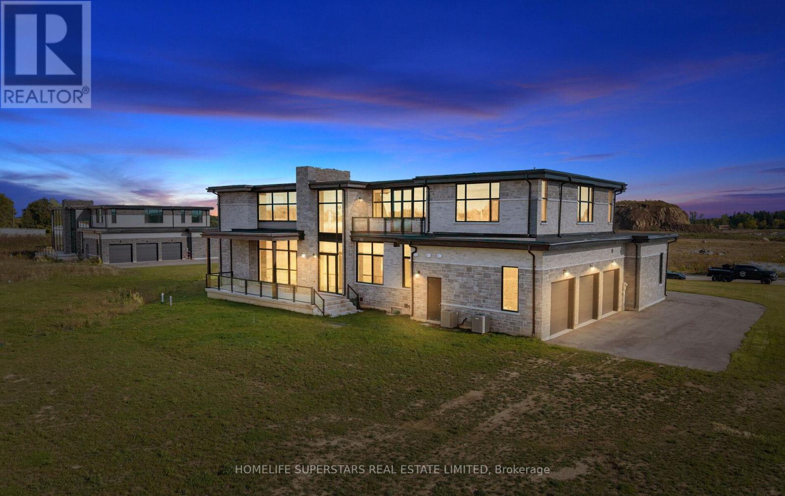 32 Sugarbush Court, Halton Hills (Rural Halton Hills), Ontario  L7G 4S7 - Photo 50 - W12433646