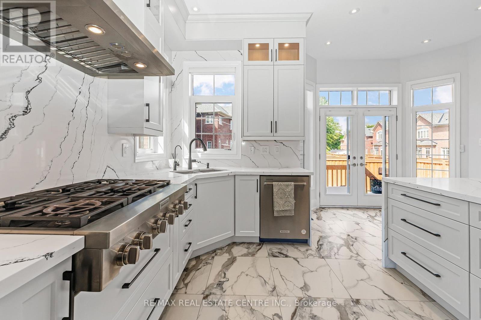 15369 Danby Road, Halton Hills (Georgetown), Ontario  L7G 5G2 - Photo 17 - W12435213