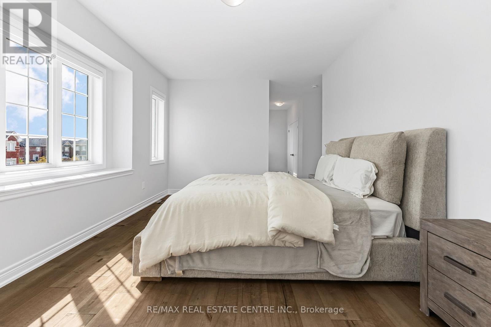 15369 Danby Road, Halton Hills (Georgetown), Ontario  L7G 5G2 - Photo 32 - W12435213