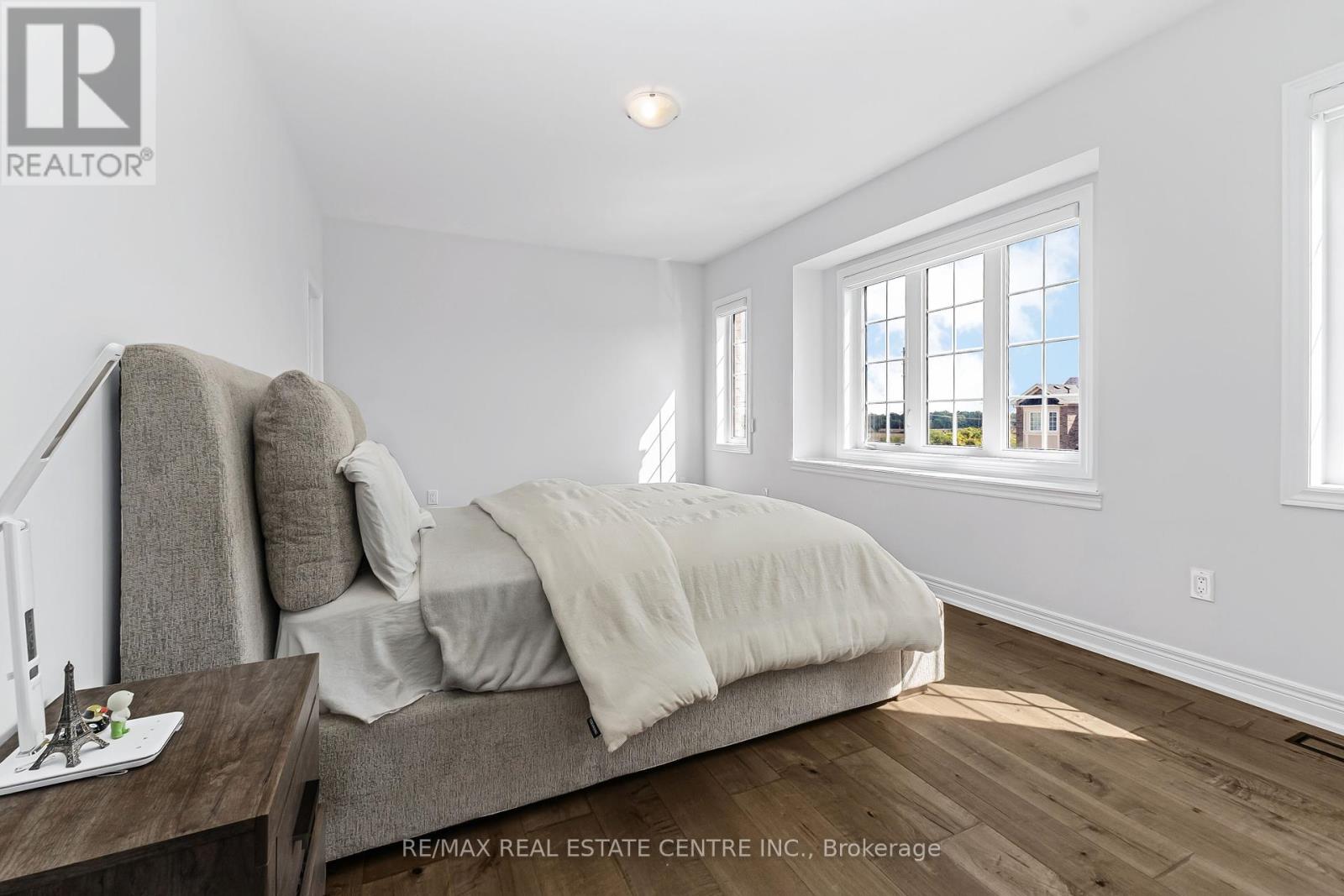 15369 Danby Road, Halton Hills (Georgetown), Ontario  L7G 5G2 - Photo 33 - W12435213