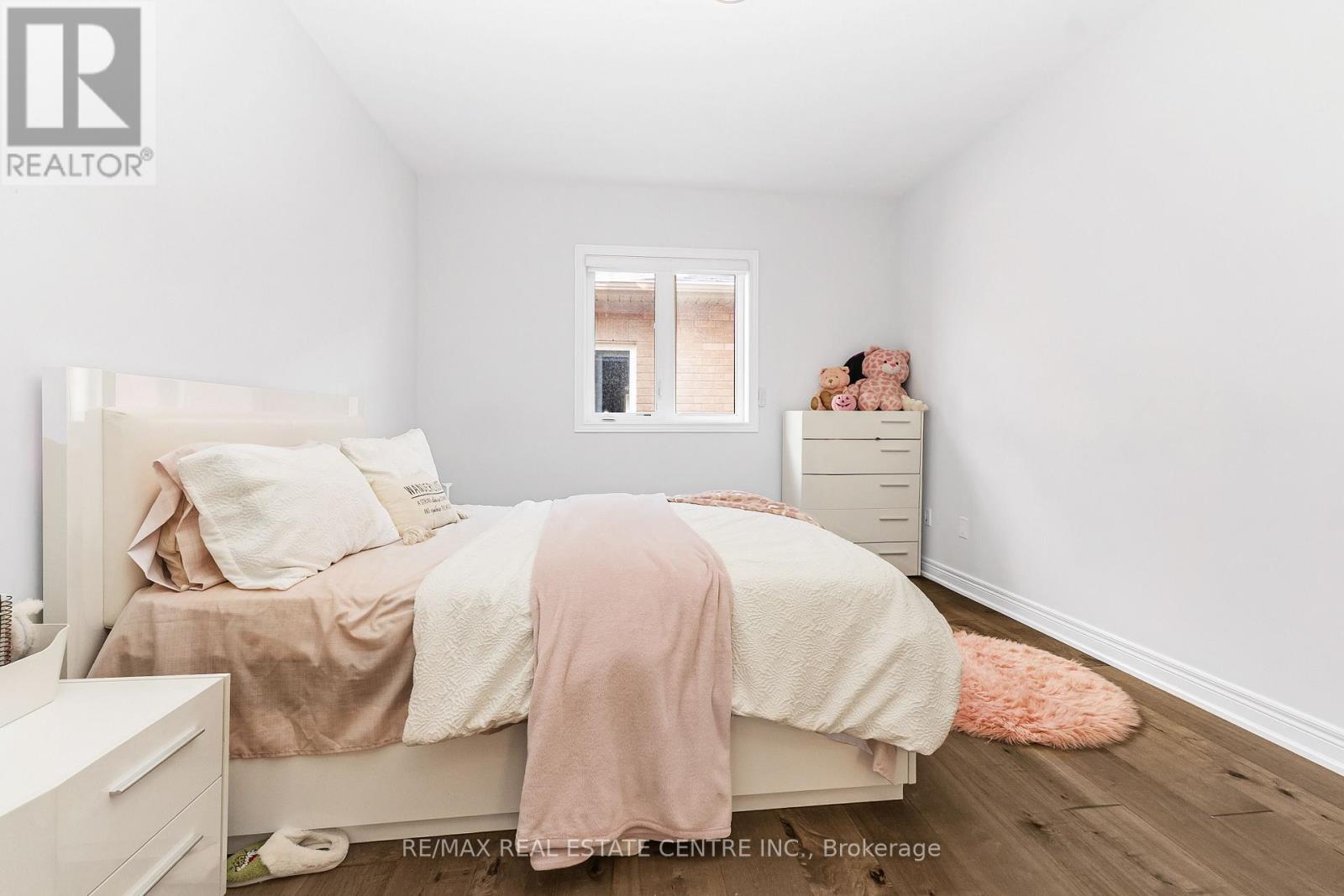 15369 Danby Road, Halton Hills (Georgetown), Ontario  L7G 5G2 - Photo 34 - W12435213