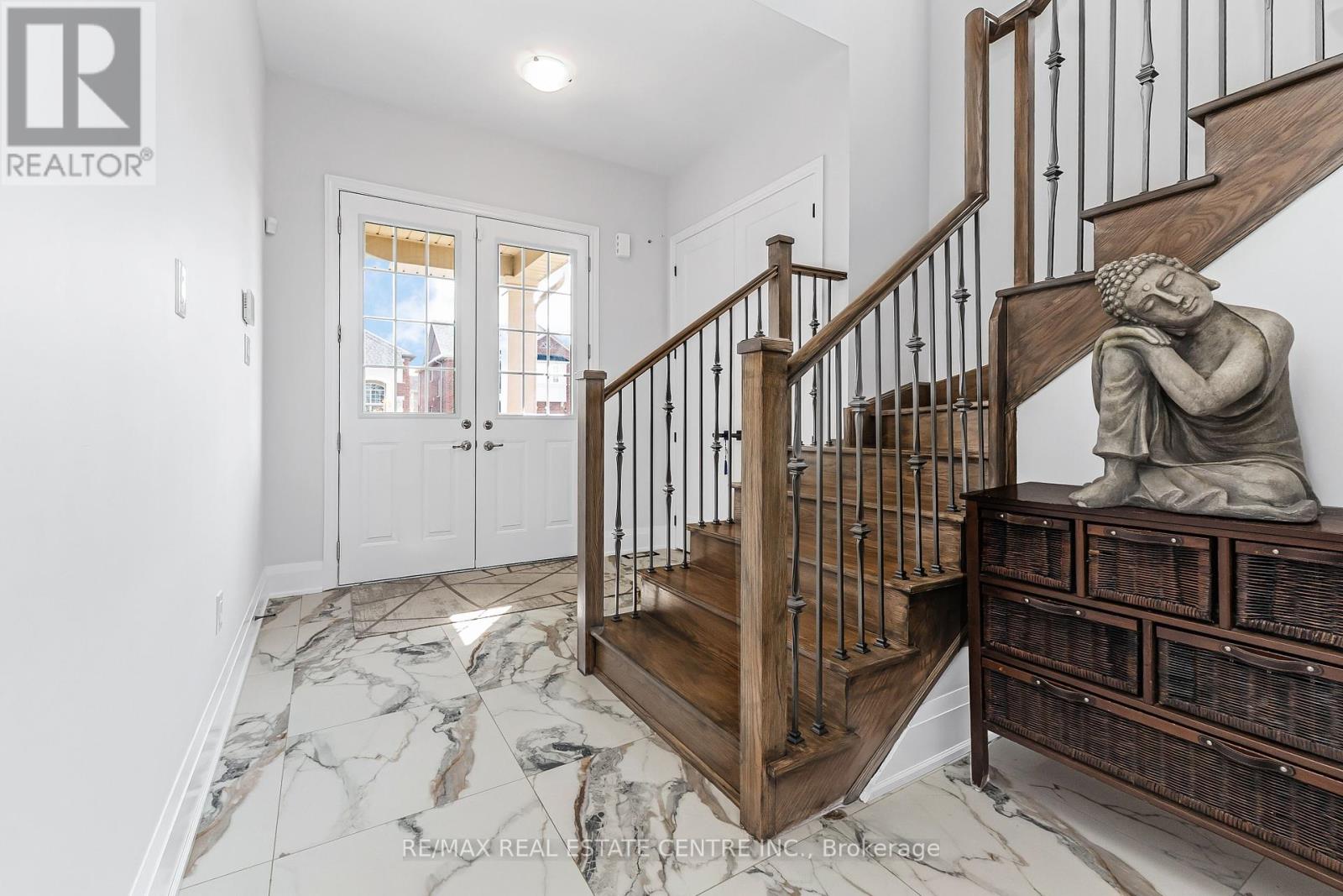 15369 Danby Road, Halton Hills (Georgetown), Ontario  L7G 5G2 - Photo 7 - W12435213