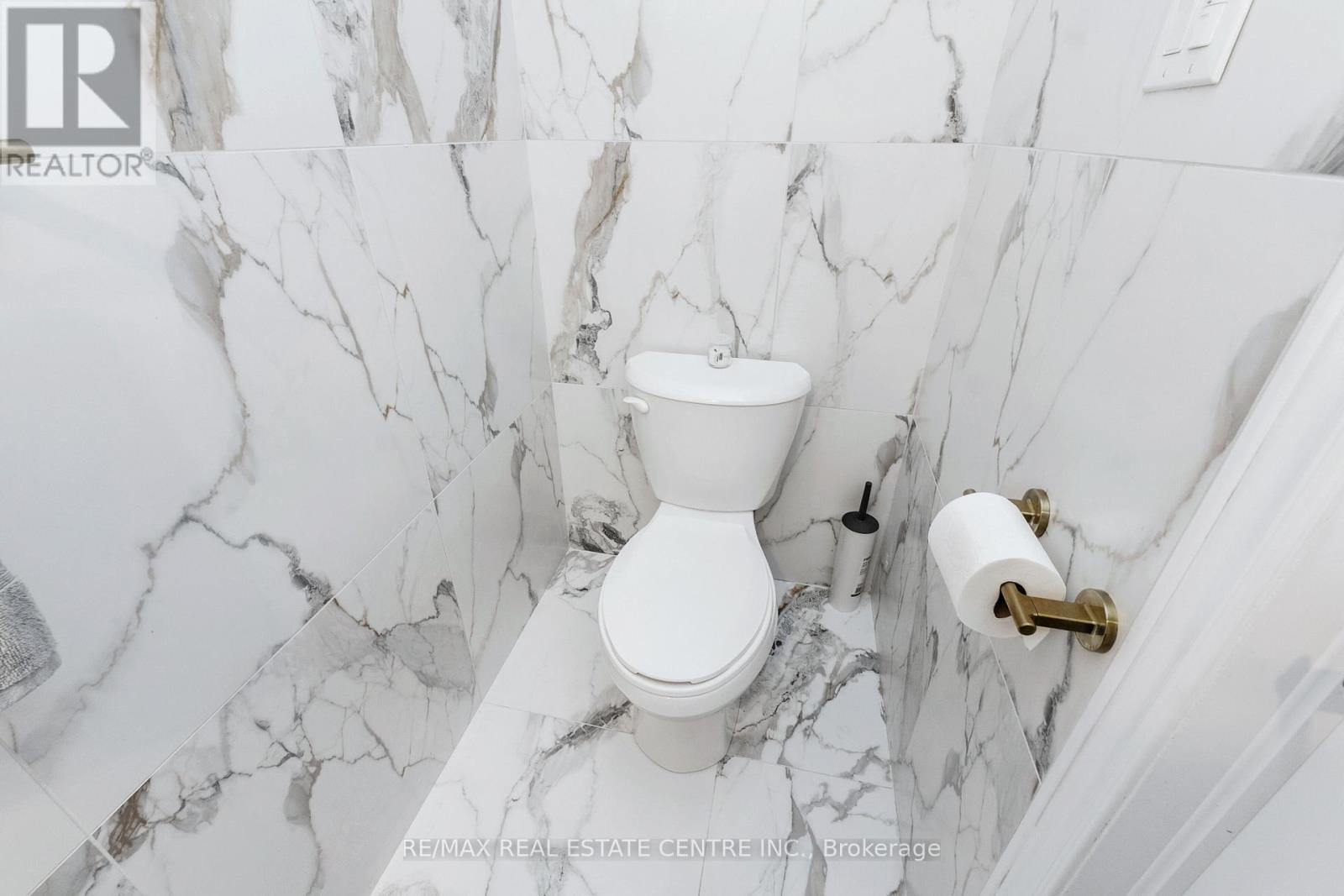 15369 Danby Road, Halton Hills (Georgetown), Ontario  L7G 5G2 - Photo 8 - W12435213