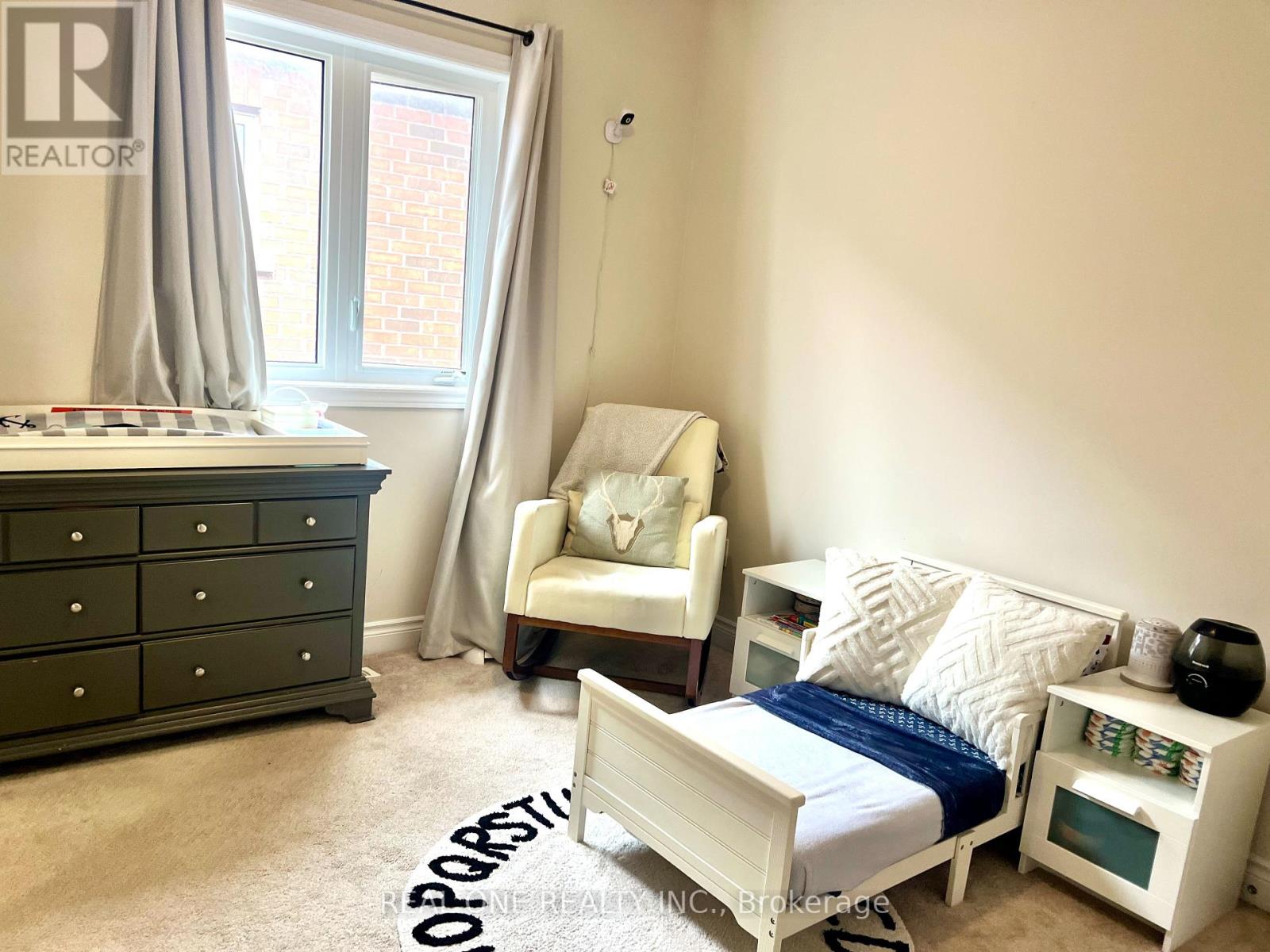 250 Niagara Trail, Halton Hills (Georgetown), Ontario  L7G 0A7 - Photo 21 - W12435772