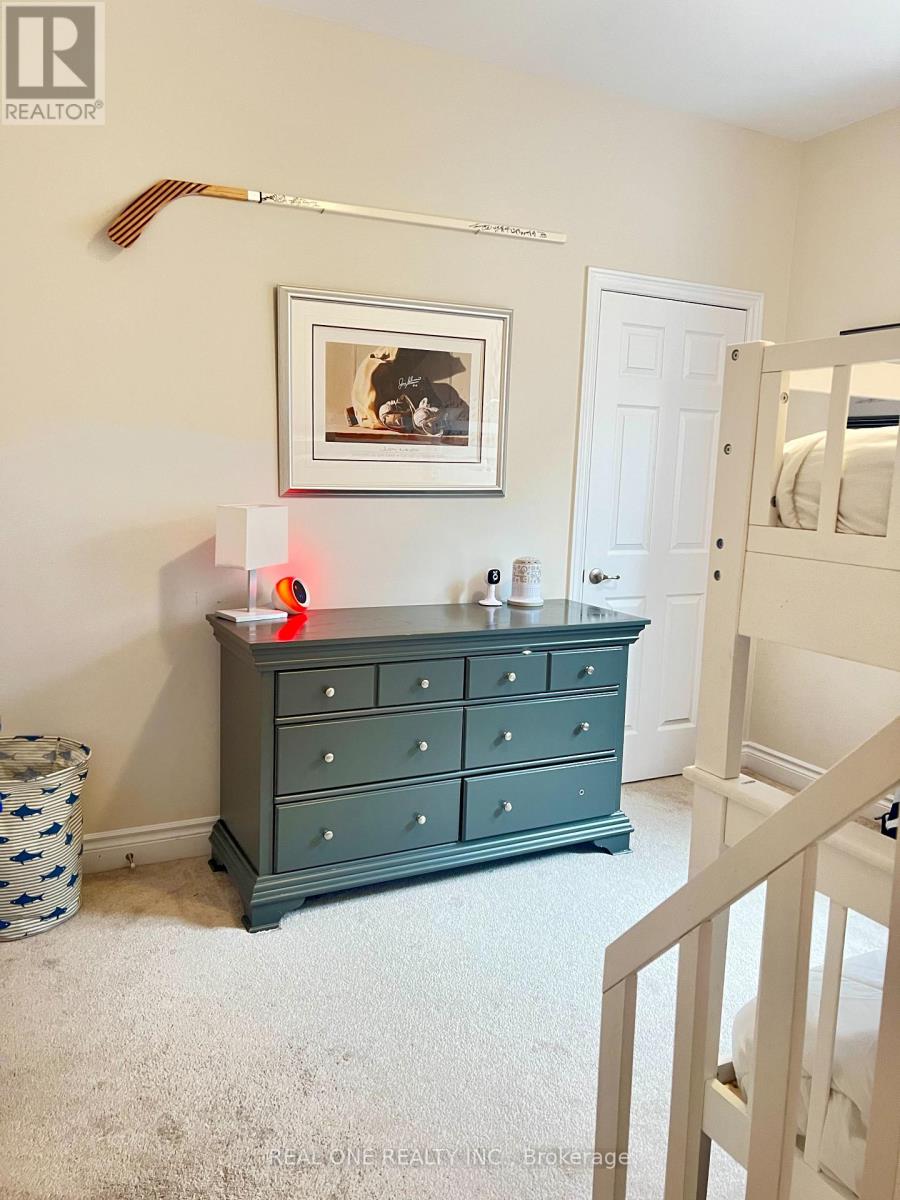 250 Niagara Trail, Halton Hills (Georgetown), Ontario  L7G 0A7 - Photo 23 - W12435772