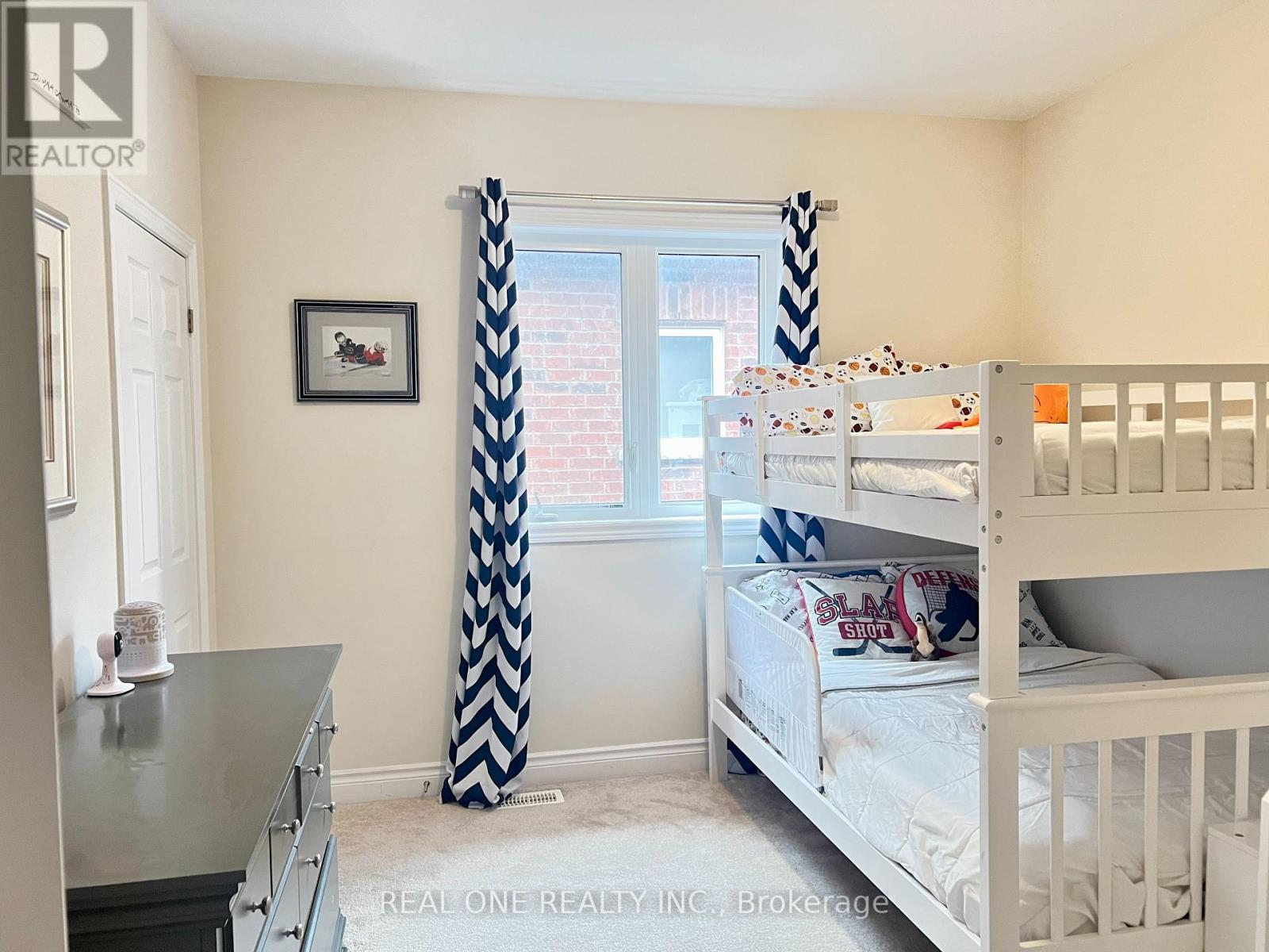 250 Niagara Trail, Halton Hills (Georgetown), Ontario  L7G 0A7 - Photo 24 - W12435772