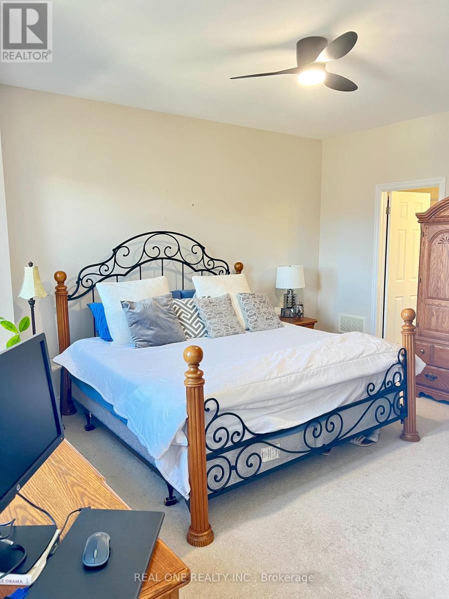 250 Niagara Trail, Halton Hills (Georgetown), Ontario  L7G 0A7 - Photo 26 - W12435772